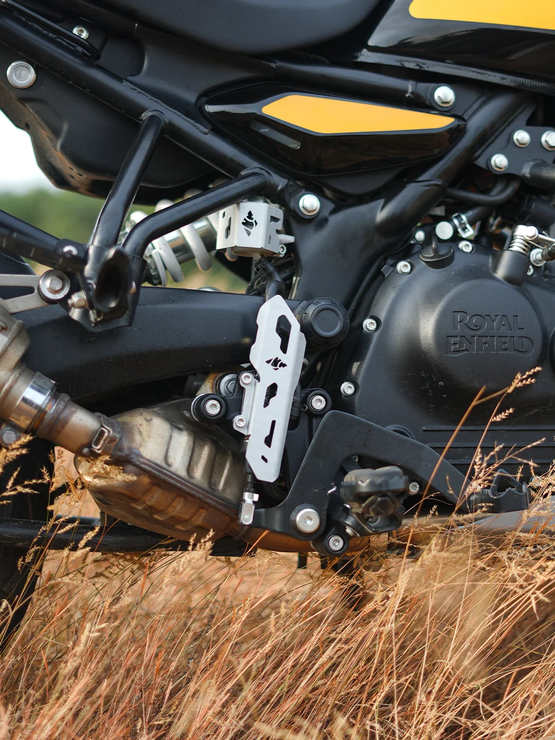 Legundary Himalayan 450 Casque Rear Brake Fluid Guard - Image 3