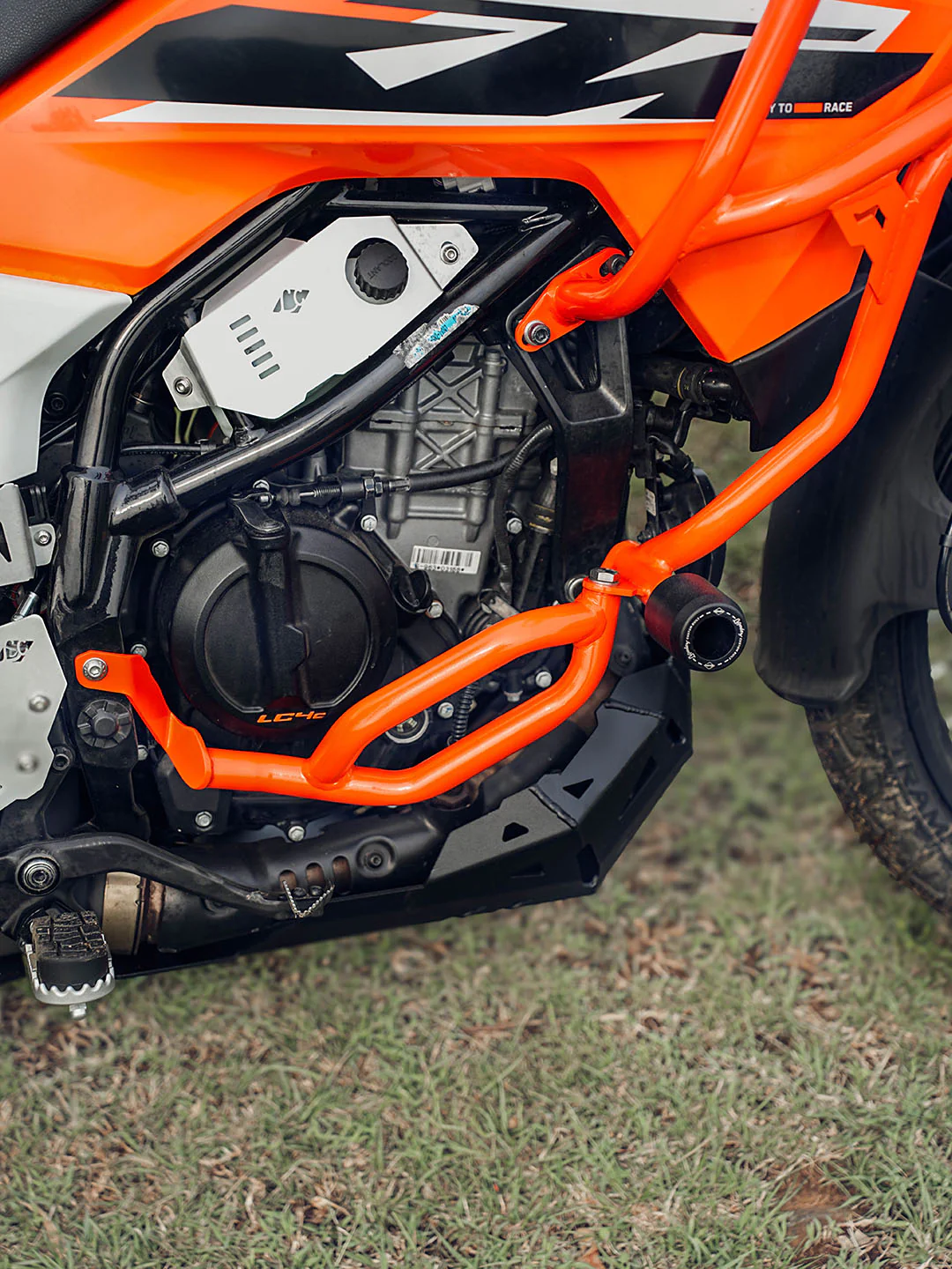 LEGUNDARY KTM 250 ADV/390 ADV R/390 ADV X+/390 ADV S 2025 RAPTOR CRASHGUARD ORANGE - Image 3