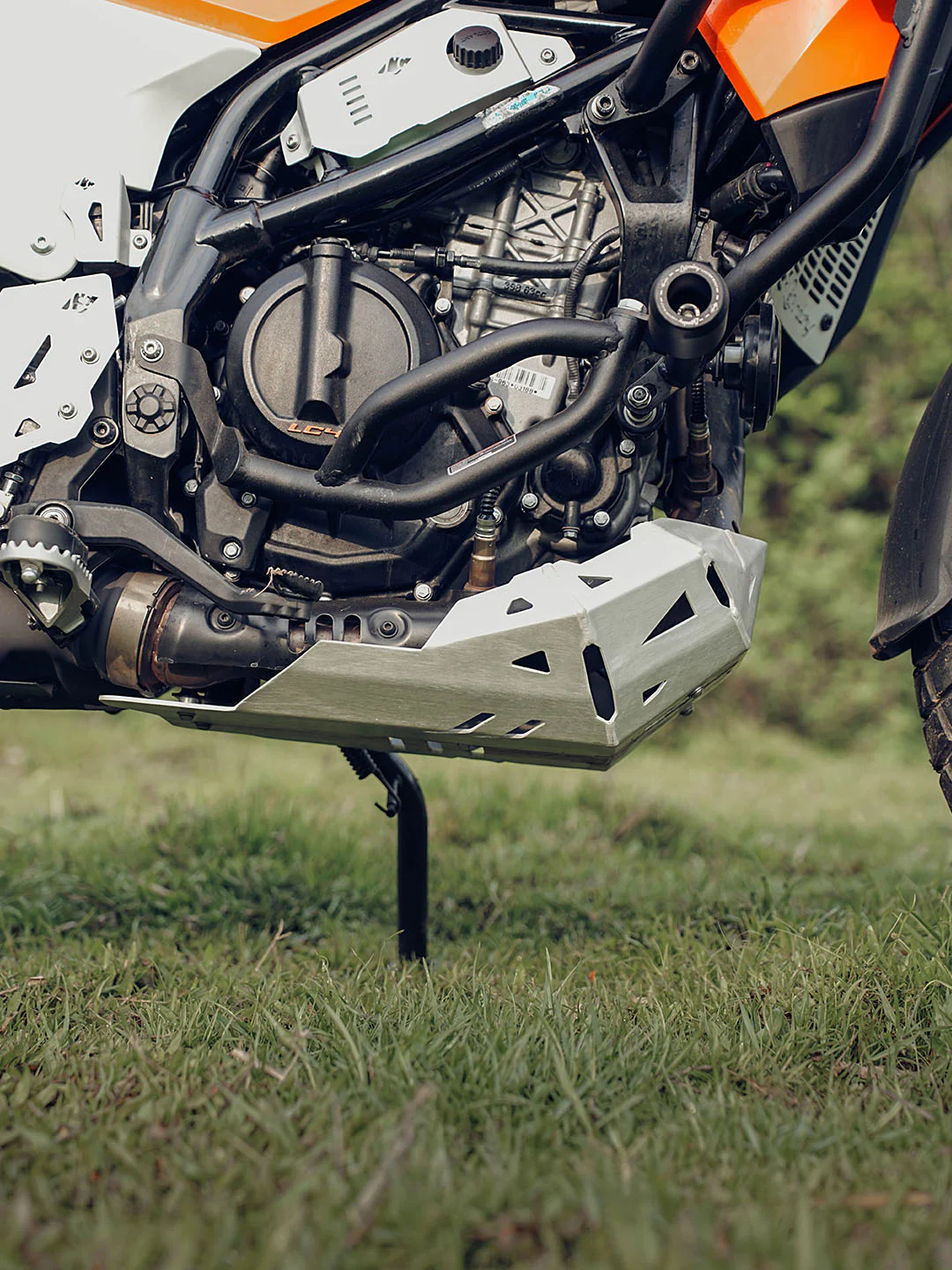 LEGUNDARY KTM 250 ADV/390 ADV R/390 ADV X+/390 ADV S 2025 VAMBRACE BASHPLATE SILVER - Image 3