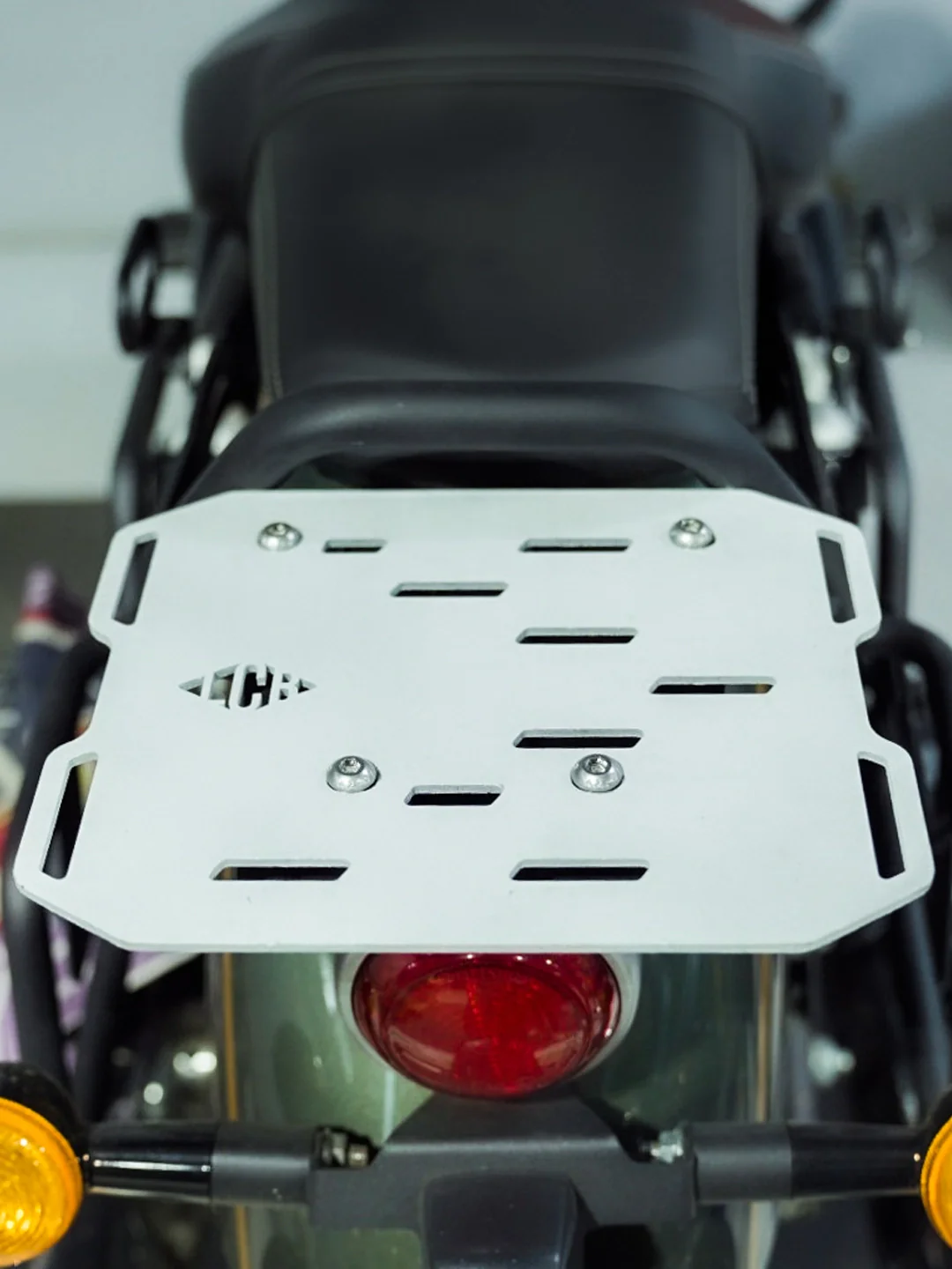 Legundary Super Meteor 650 Taurus Carrier Plate