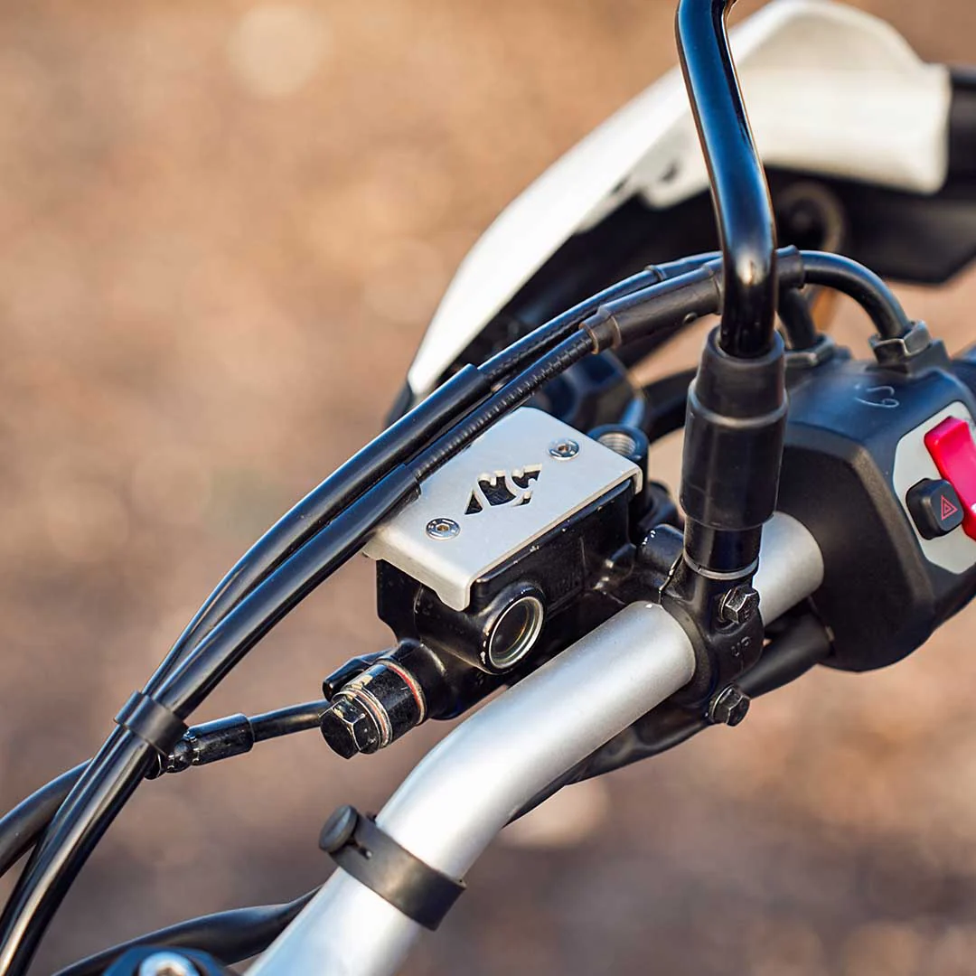 Legundary Hero Xpulse 210 Tricorn Front Oil Cap - Image 3