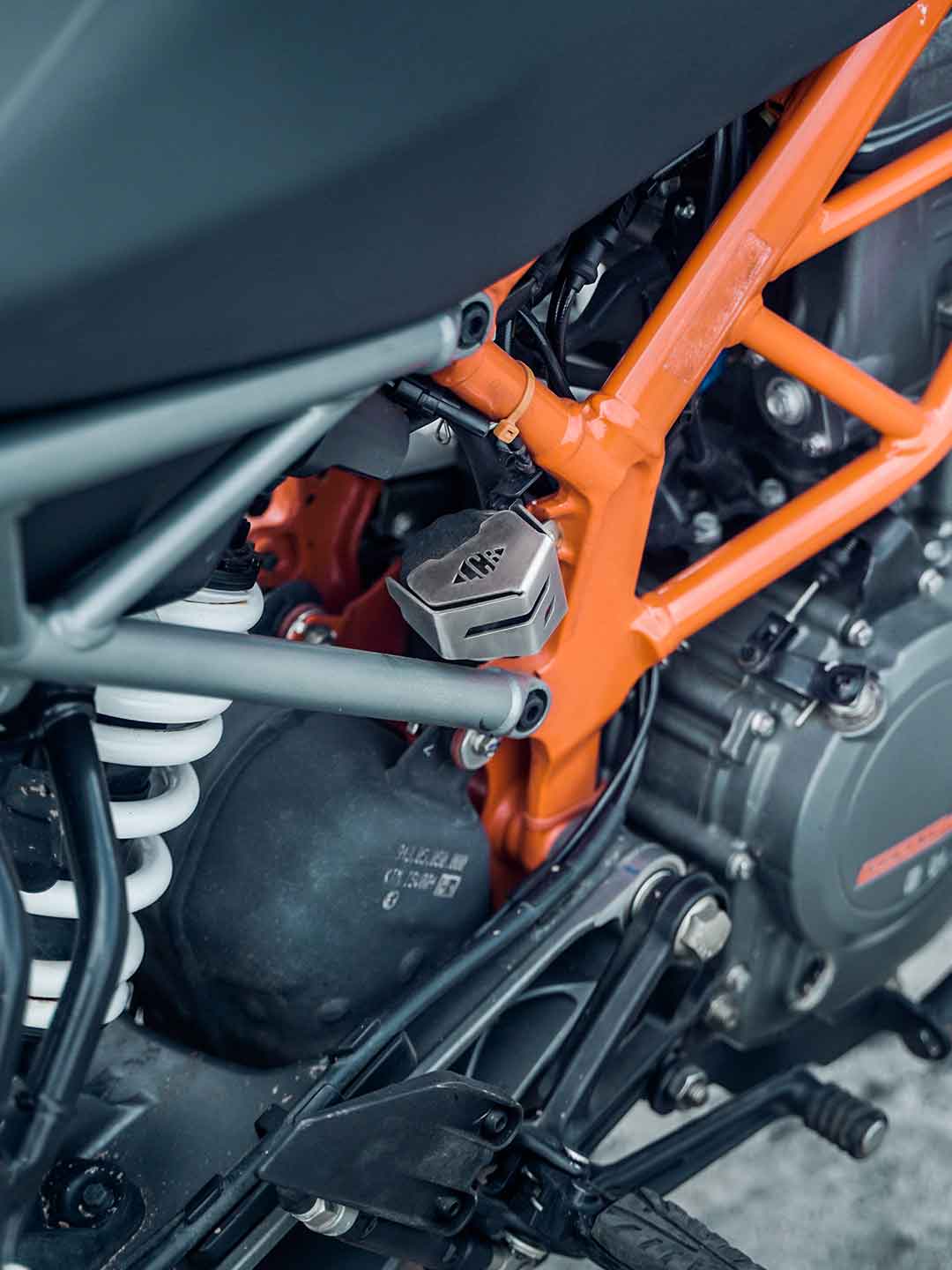 Legundary KTM Duke 250 Novato Rear Brake Fluid Cap - Image 5