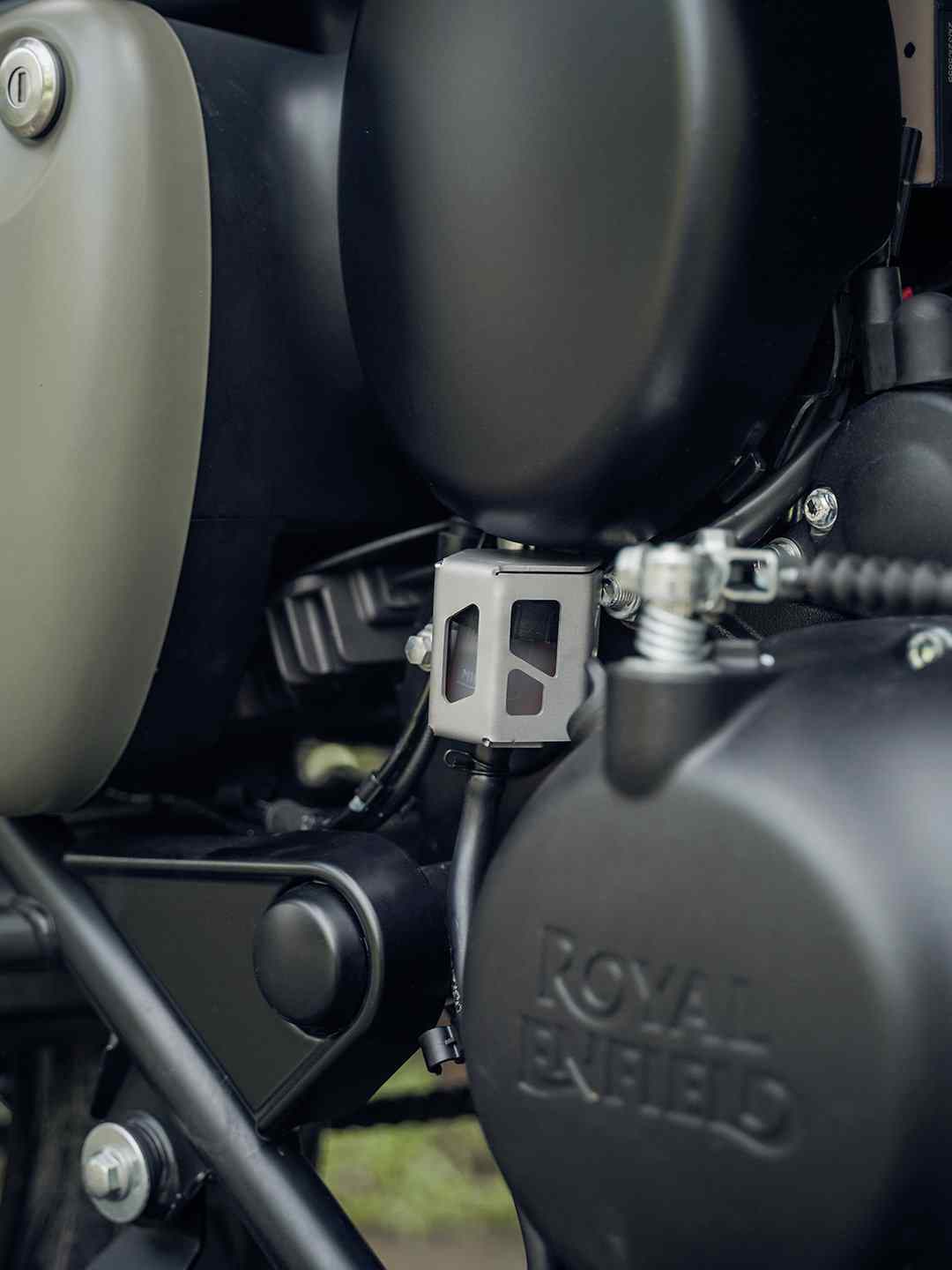 LEGUNDARY Reborn Novato Rear Brake Fluid Guard