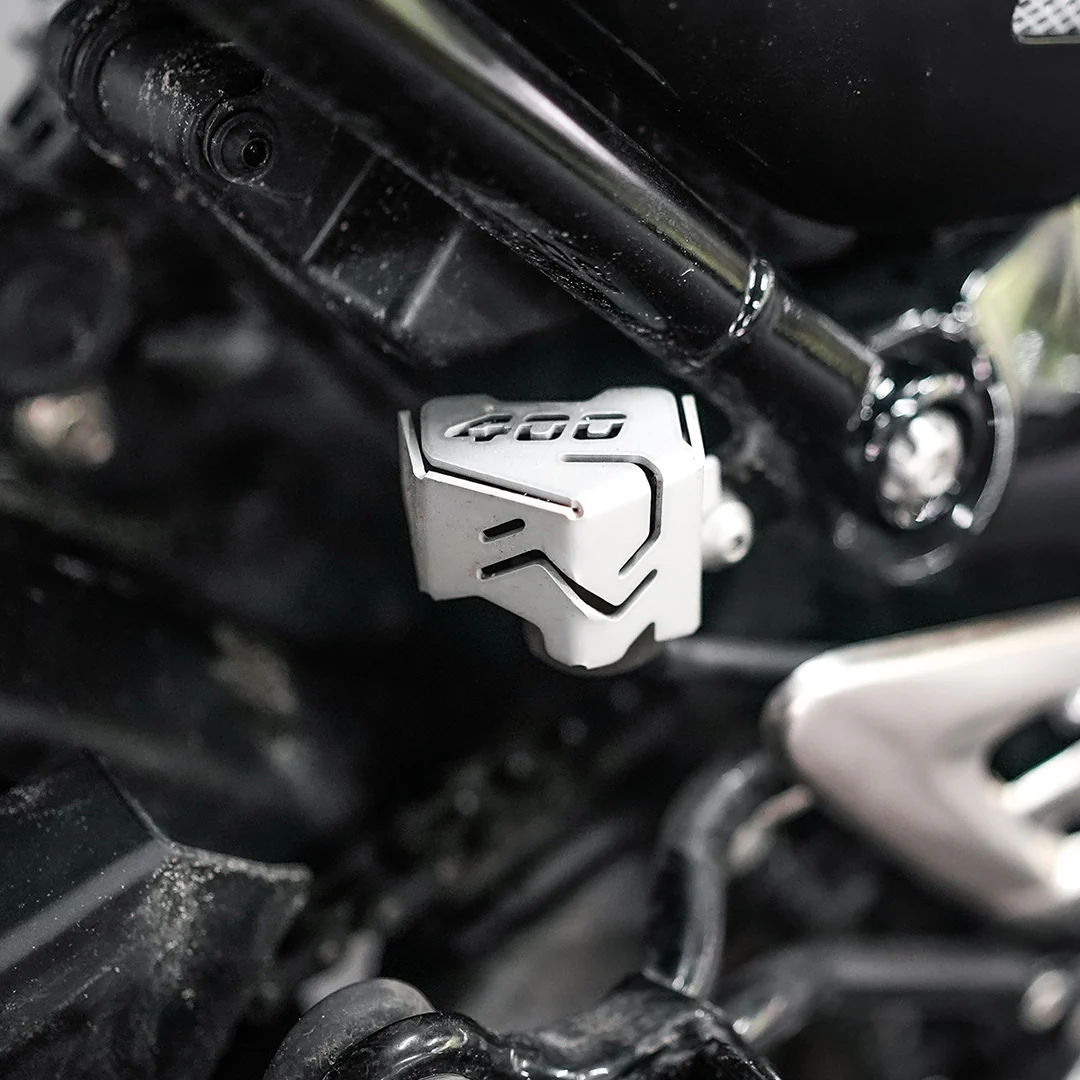 LEGUNDARY TRIUMPH SPEED 400/T4/SCRAMBLER 400XC/THRUXTON/ CASQUE REAR OIL CAP - Image 5